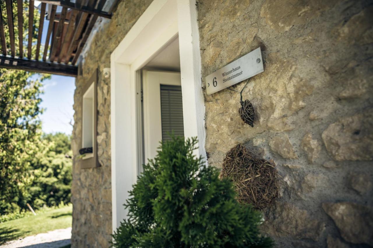 Winzarei, Weingut Tement Villa Berghausen Kültér fotó