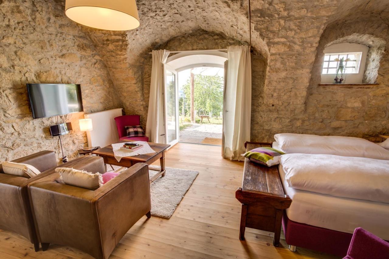 Winzarei, Weingut Tement Villa Berghausen Kültér fotó