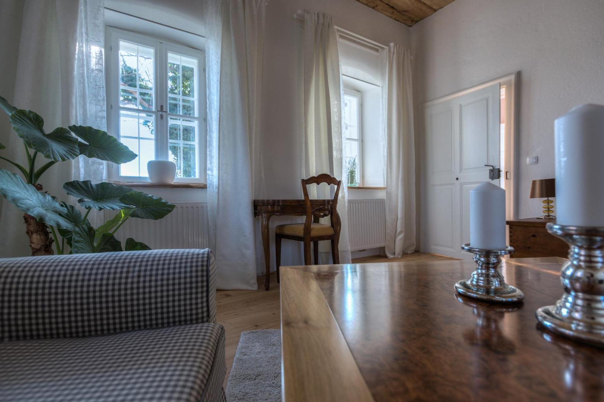 Winzarei, Weingut Tement Villa Berghausen Kültér fotó